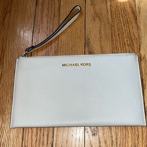 Michael kors wristlet ivory